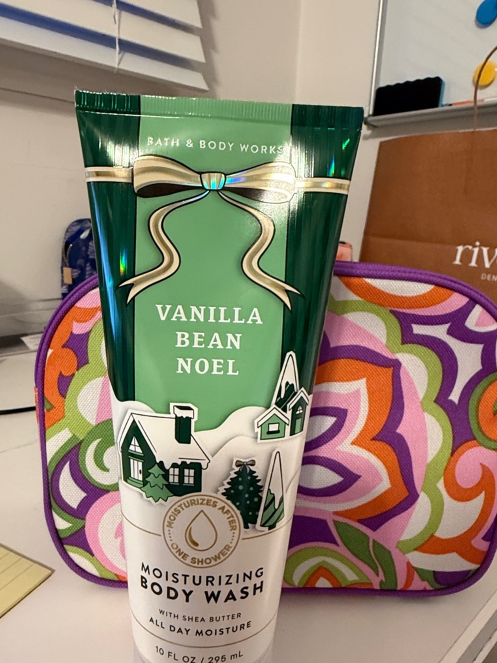 Bath & Body Works Vanilla Bean Noel Moisturizing Body Wash - Green